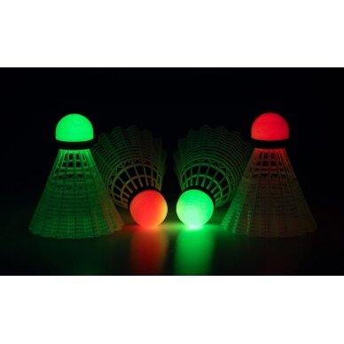 Badmintono skrajukės AVENTO 46SG nailon. 4vnt LED 2 Badmintono skrajukės AVENTO 46SG nailon. 4vnt LED 2